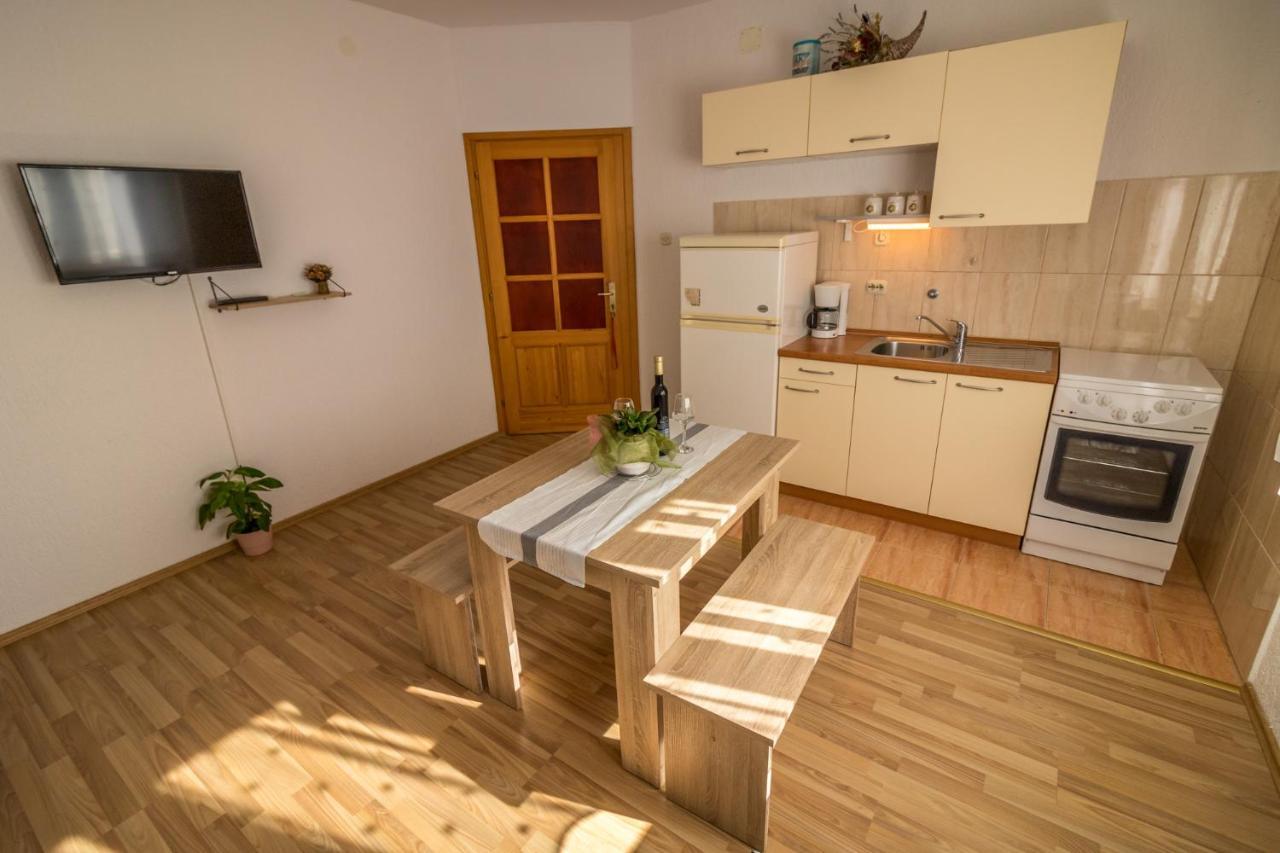 Apartmani Tonkica Supetarska Draga Exterior foto